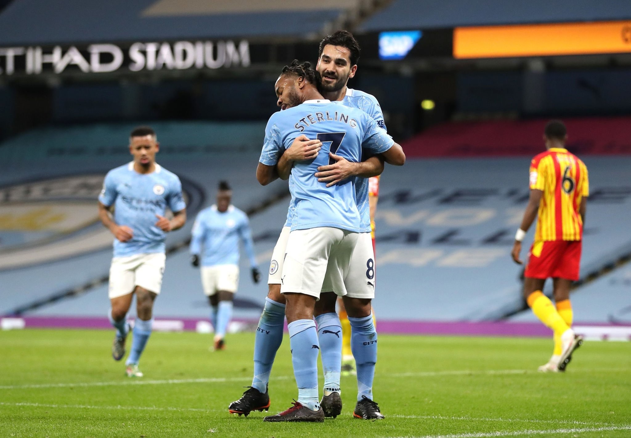 仔细分析巴 仔细分析巴